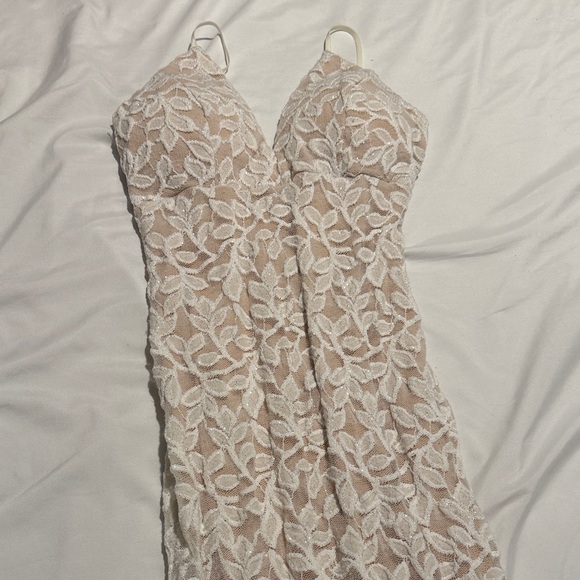 Windsor Cream Lace Dress - Picture 4 of 5